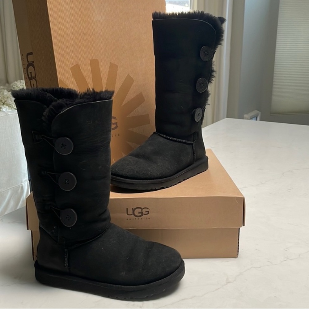 Bailey button triple button UGG